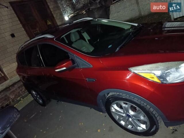 Красный Форд Куга, объемом двигателя 1.6 л и пробегом 157 тыс. км за 14400 $, фото 5 на Automoto.ua