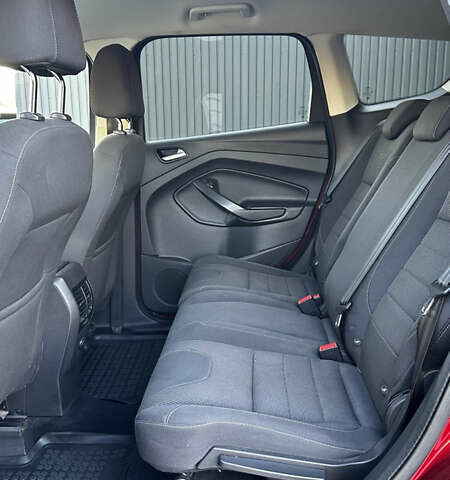 Красный Форд Куга, объемом двигателя 2 л и пробегом 169 тыс. км за 13555 $, фото 106 на Automoto.ua