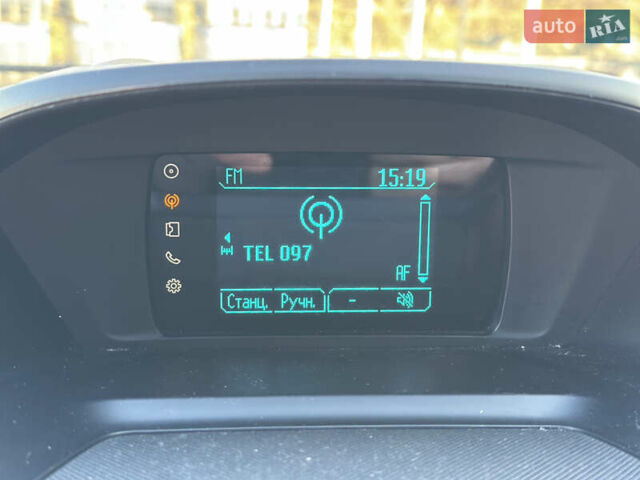 Красный Форд Куга, объемом двигателя 2 л и пробегом 169 тыс. км за 13555 $, фото 40 на Automoto.ua