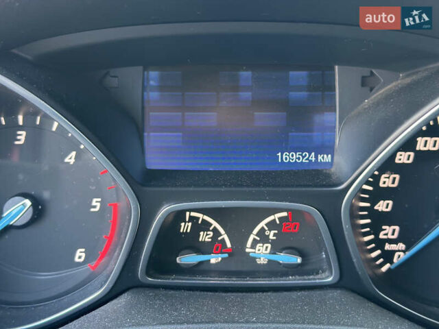 Красный Форд Куга, объемом двигателя 2 л и пробегом 169 тыс. км за 13555 $, фото 42 на Automoto.ua