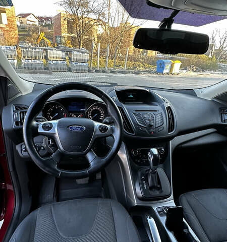 Красный Форд Куга, объемом двигателя 2 л и пробегом 169 тыс. км за 13555 $, фото 88 на Automoto.ua