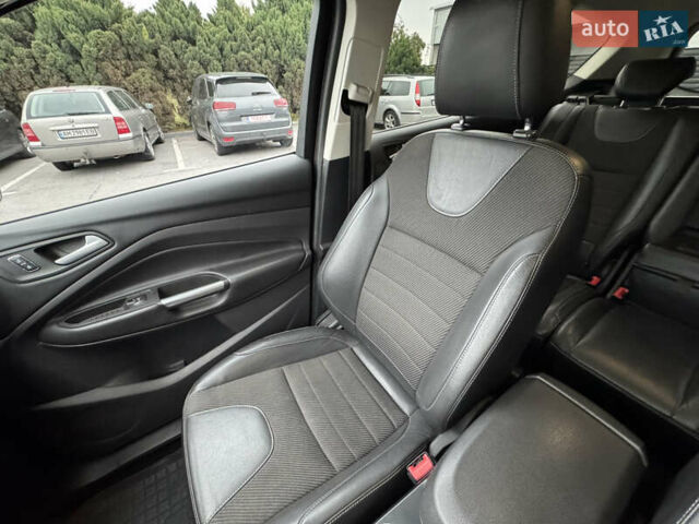 Красный Форд Куга, объемом двигателя 2 л и пробегом 251 тыс. км за 13800 $, фото 38 на Automoto.ua