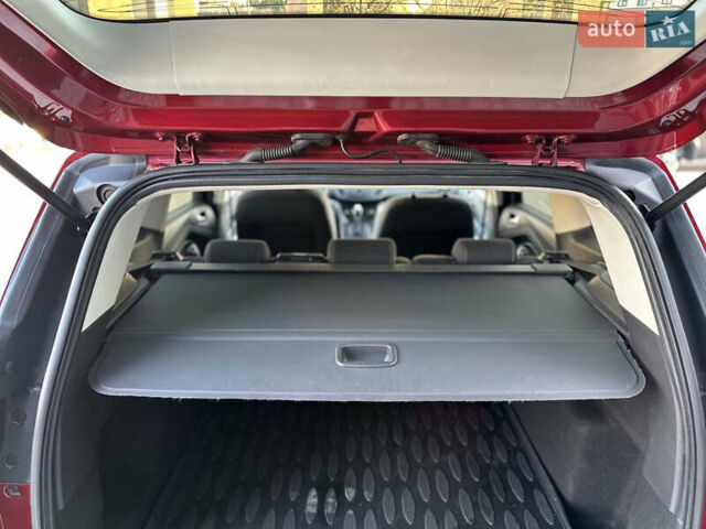 Красный Форд Куга, объемом двигателя 2 л и пробегом 169 тыс. км за 13555 $, фото 91 на Automoto.ua
