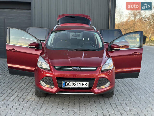 Красный Форд Куга, объемом двигателя 2 л и пробегом 169 тыс. км за 13555 $, фото 84 на Automoto.ua