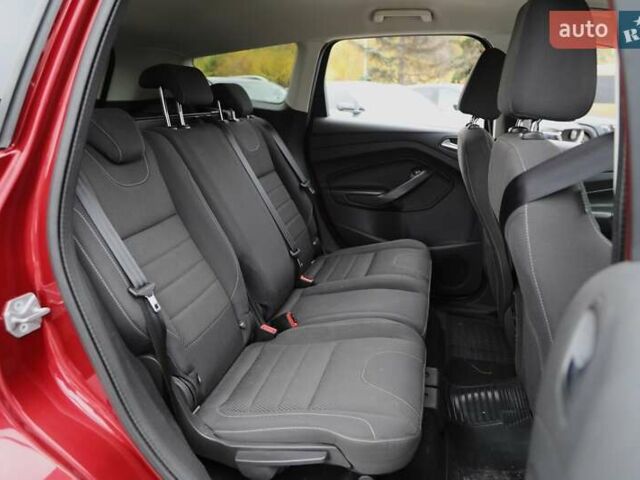 Форд Куга 2015 в Харькове на Automoto.ua Красный Форд Куга, объемом двигателя 2 л и пробегом 146 тыс. км за 15000 $, фото 8 на Automoto.ua