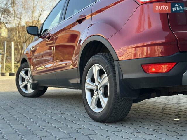 Красный Форд Куга, объемом двигателя 2 л и пробегом 169 тыс. км за 13555 $, фото 17 на Automoto.ua