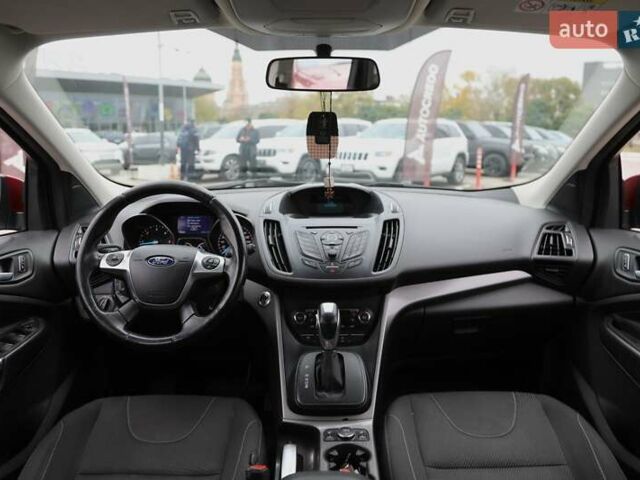 Форд Куга 2015 в Харькове на Automoto.ua Красный Форд Куга, объемом двигателя 2 л и пробегом 146 тыс. км за 15000 $, фото 11 на Automoto.ua