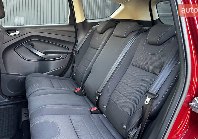 Красный Форд Куга, объемом двигателя 2 л и пробегом 169 тыс. км за 13555 $, фото 72 на Automoto.ua