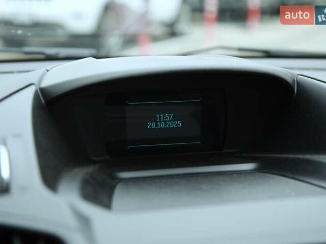 Форд Куга 2015 в Харькове на Automoto.ua Красный Форд Куга, объемом двигателя 2 л и пробегом 146 тыс. км за 15000 $, фото 15 на Automoto.ua