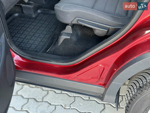 Красный Форд Куга, объемом двигателя 2 л и пробегом 169 тыс. км за 13555 $, фото 60 на Automoto.ua