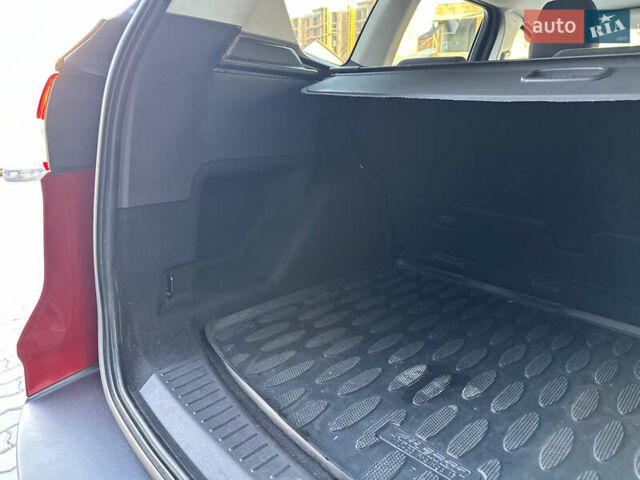 Красный Форд Куга, объемом двигателя 2 л и пробегом 169 тыс. км за 13555 $, фото 93 на Automoto.ua