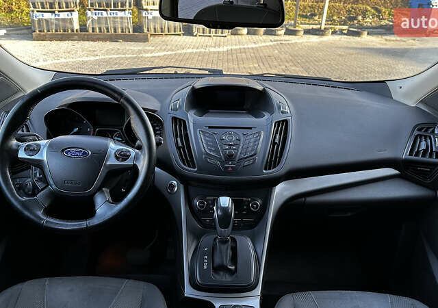 Красный Форд Куга, объемом двигателя 2 л и пробегом 169 тыс. км за 13555 $, фото 49 на Automoto.ua