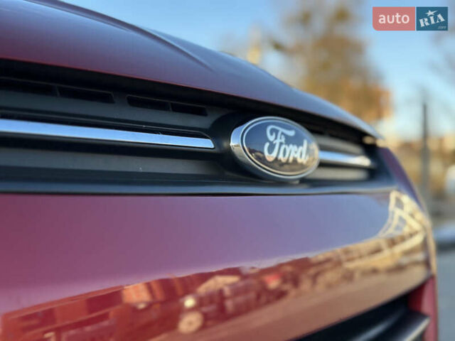 Красный Форд Куга, объемом двигателя 2 л и пробегом 169 тыс. км за 13555 $, фото 21 на Automoto.ua