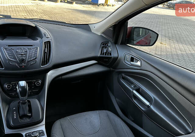 Красный Форд Куга, объемом двигателя 2 л и пробегом 169 тыс. км за 13555 $, фото 55 на Automoto.ua