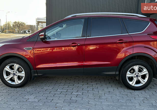 Красный Форд Куга, объемом двигателя 2 л и пробегом 169 тыс. км за 13555 $, фото 13 на Automoto.ua