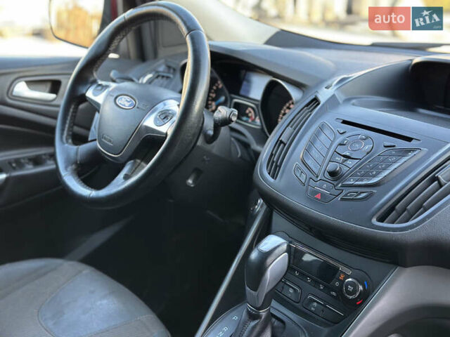 Красный Форд Куга, объемом двигателя 2 л и пробегом 169 тыс. км за 13555 $, фото 63 на Automoto.ua
