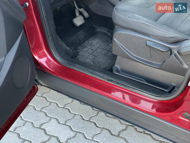 Красный Форд Куга, объемом двигателя 2 л и пробегом 169 тыс. км за 13555 $, фото 59 на Automoto.ua