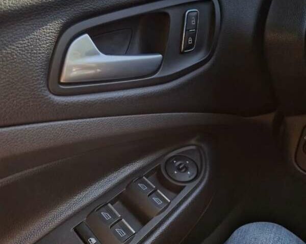 Червоний Форд Куга, об'ємом двигуна 2 л та пробігом 140 тис. км за 15000 $, фото 16 на Automoto.ua