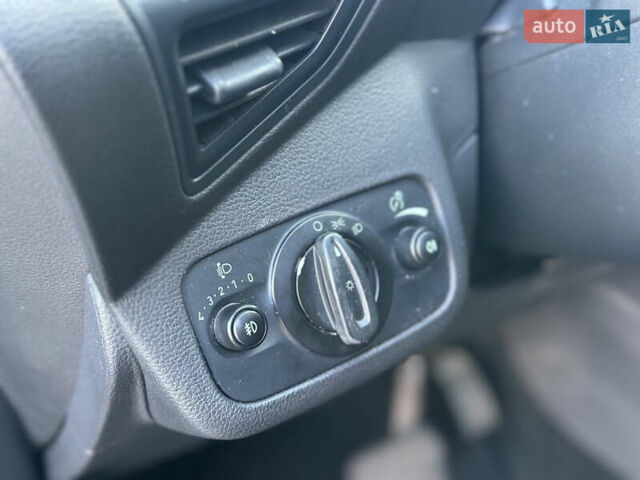 Красный Форд Куга, объемом двигателя 2 л и пробегом 169 тыс. км за 13555 $, фото 51 на Automoto.ua