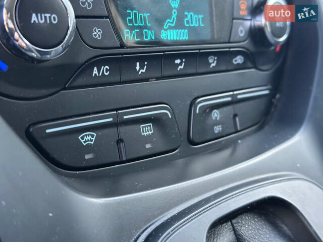 Красный Форд Куга, объемом двигателя 2 л и пробегом 169 тыс. км за 13555 $, фото 39 на Automoto.ua