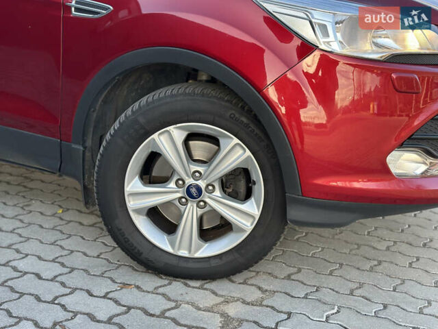 Красный Форд Куга, объемом двигателя 2 л и пробегом 169 тыс. км за 13555 $, фото 19 на Automoto.ua
