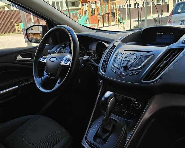 Червоний Форд Куга, об'ємом двигуна 2 л та пробігом 200 тис. км за 11700 $, фото 29 на Automoto.ua