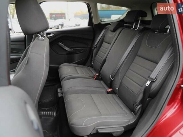 Форд Куга 2015 в Харькове на Automoto.ua Красный Форд Куга, объемом двигателя 2 л и пробегом 146 тыс. км за 15000 $, фото 7 на Automoto.ua