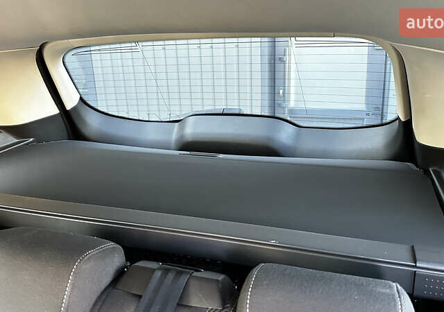 Красный Форд Куга, объемом двигателя 2 л и пробегом 169 тыс. км за 13555 $, фото 43 на Automoto.ua