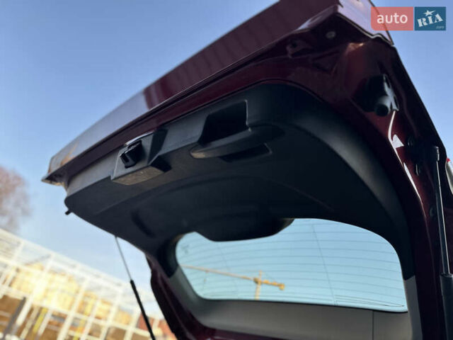 Красный Форд Куга, объемом двигателя 2 л и пробегом 169 тыс. км за 13555 $, фото 86 на Automoto.ua