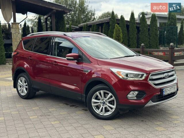 Красный Форд Куга, объемом двигателя 2 л и пробегом 120 тыс. км за 16900 $, фото 11 на Automoto.ua