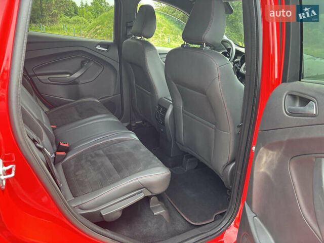Красный Форд Куга, объемом двигателя 1.5 л и пробегом 95 тыс. км за 14300 $, фото 9 на Automoto.ua