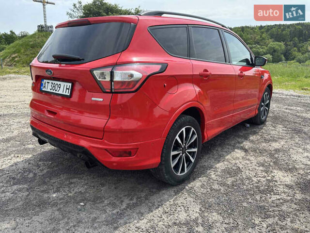 Красный Форд Куга, объемом двигателя 1.5 л и пробегом 95 тыс. км за 14300 $, фото 2 на Automoto.ua
