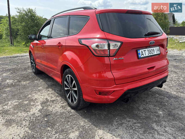 Красный Форд Куга, объемом двигателя 1.5 л и пробегом 95 тыс. км за 14300 $, фото 3 на Automoto.ua