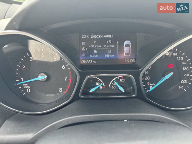 Красный Форд Куга, объемом двигателя 1.5 л и пробегом 95 тыс. км за 14300 $, фото 7 на Automoto.ua