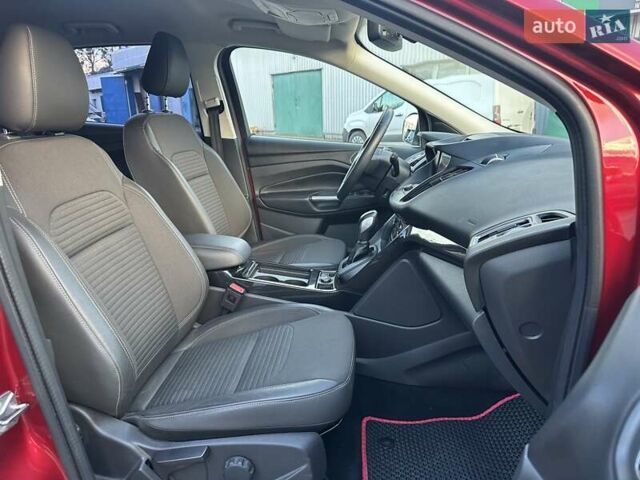 Червоний Форд Куга, об'ємом двигуна 2 л та пробігом 115 тис. км за 18990 $, фото 32 на Automoto.ua