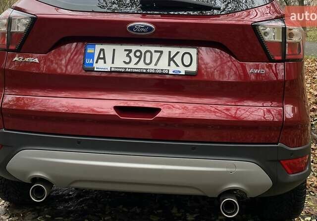 Красный Форд Куга, объемом двигателя 2 л и пробегом 115 тыс. км за 18500 $, фото 4 на Automoto.ua