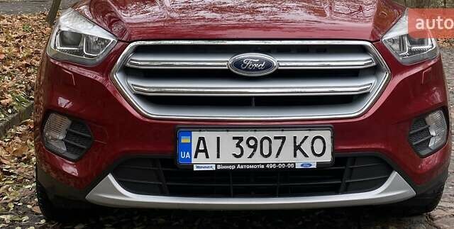 Красный Форд Куга, объемом двигателя 2 л и пробегом 115 тыс. км за 18500 $, фото 5 на Automoto.ua