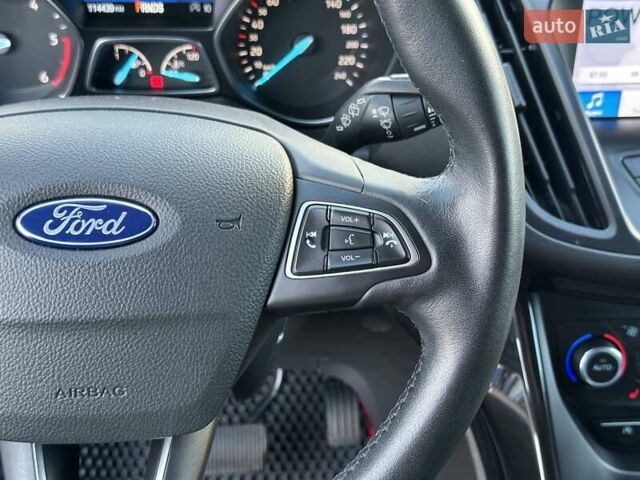 Червоний Форд Куга, об'ємом двигуна 2 л та пробігом 115 тис. км за 18990 $, фото 22 на Automoto.ua