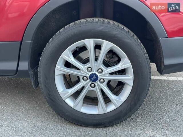 Червоний Форд Куга, об'ємом двигуна 2 л та пробігом 115 тис. км за 18990 $, фото 14 на Automoto.ua