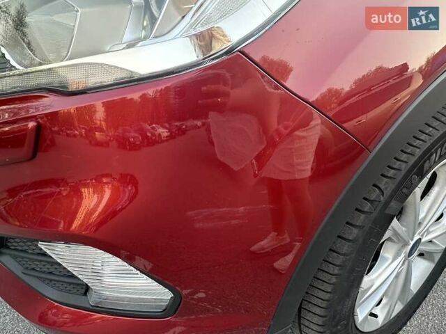 Красный Форд Куга, объемом двигателя 1.5 л и пробегом 138 тыс. км за 17500 $, фото 5 на Automoto.ua