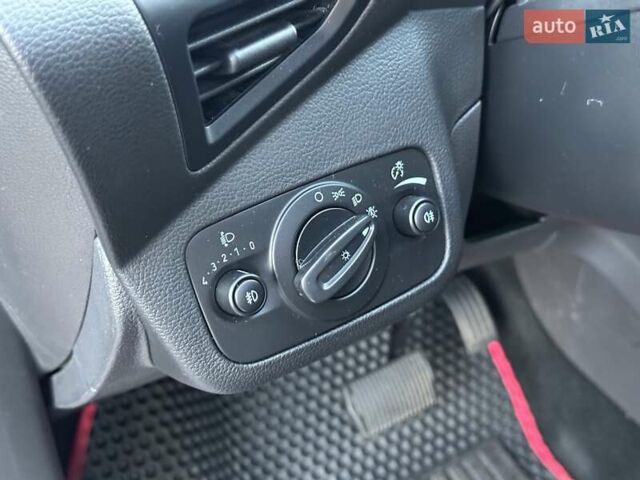 Червоний Форд Куга, об'ємом двигуна 2 л та пробігом 115 тис. км за 18990 $, фото 21 на Automoto.ua