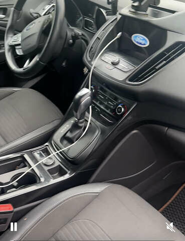 Красный Форд Куга, объемом двигателя 1.5 л и пробегом 138 тыс. км за 17500 $, фото 6 на Automoto.ua