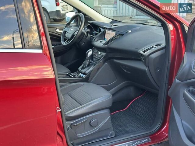 Червоний Форд Куга, об'ємом двигуна 2 л та пробігом 115 тис. км за 18990 $, фото 30 на Automoto.ua