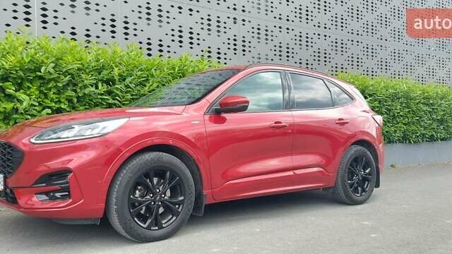 Червоний Форд Куга, об'ємом двигуна 2 л та пробігом 48 тис. км за 29555 $, фото 12 на Automoto.ua