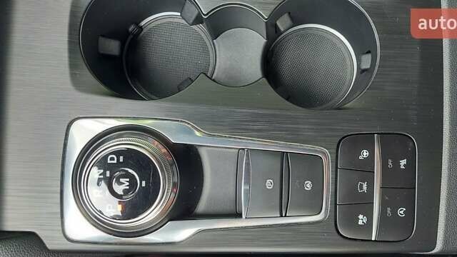 Червоний Форд Куга, об'ємом двигуна 2 л та пробігом 48 тис. км за 29555 $, фото 16 на Automoto.ua