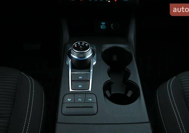 Красный Форд Куга, объемом двигателя 1.5 л и пробегом 48 тыс. км за 21190 $, фото 19 на Automoto.ua