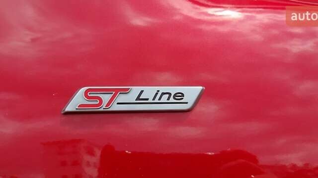 Червоний Форд Куга, об'ємом двигуна 2 л та пробігом 48 тис. км за 29555 $, фото 1 на Automoto.ua