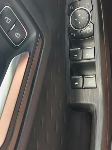 Червоний Форд Куга, об'ємом двигуна 2 л та пробігом 48 тис. км за 29555 $, фото 17 на Automoto.ua