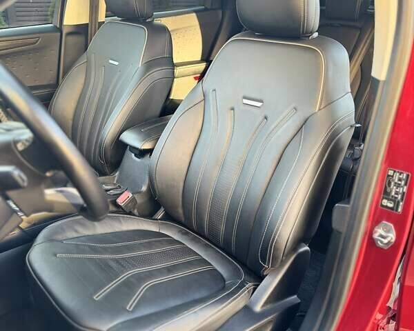 Червоний Форд Куга, об'ємом двигуна 2.49 л та пробігом 135 тис. км за 28900 $, фото 13 на Automoto.ua