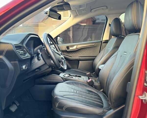 Красный Форд Куга, объемом двигателя 2.49 л и пробегом 137 тыс. км за 26200 $, фото 15 на Automoto.ua